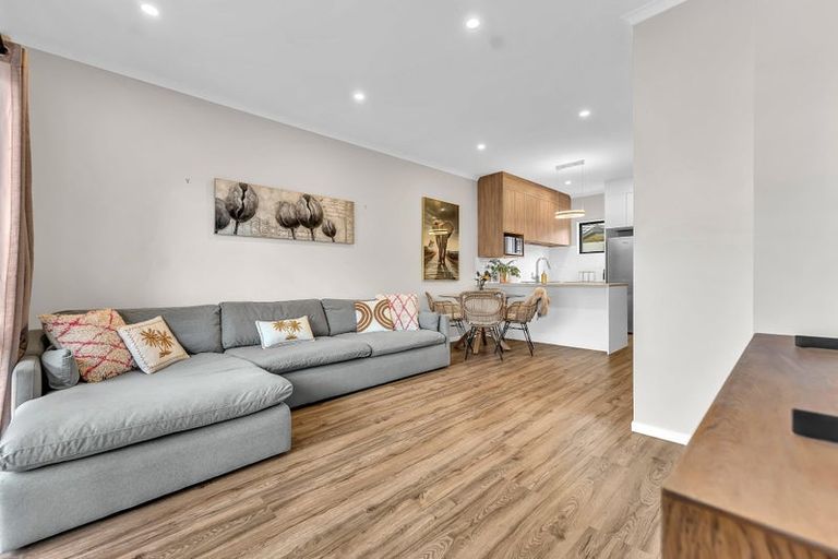 Photo of property in 7/66 Swanson Road, Henderson, Auckland, 0610