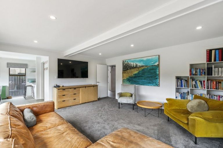Photo of property in 35 Raumati Terrace, Khandallah, Wellington, 6035