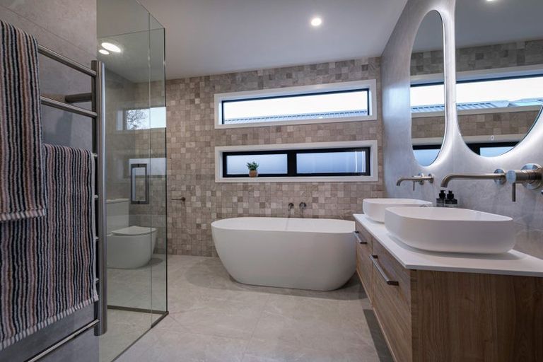 Photo of property in 9 Kamana Rise, Wanaka, 9382