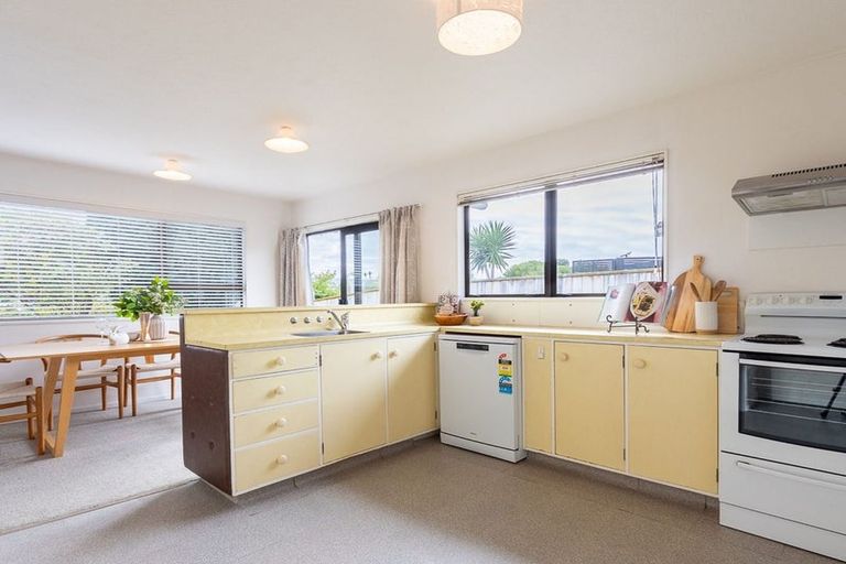 Photo of property in 10a Arnold Grove, Paraparaumu Beach, Paraparaumu, 5032