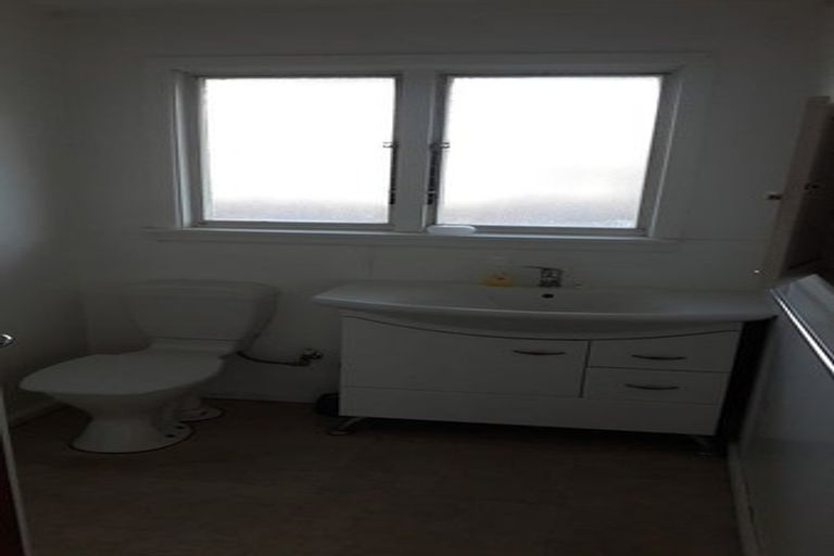 Photo of property in 1/10 Maidstone Road, Ilam, Christchurch, 8041