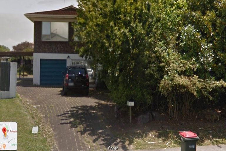 Photo of property in 21 Priestley Drive, Bucklands Beach, Auckland, 2014