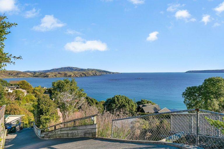 Photo of property in 3a Roys Road, Plimmerton, Porirua, 5026