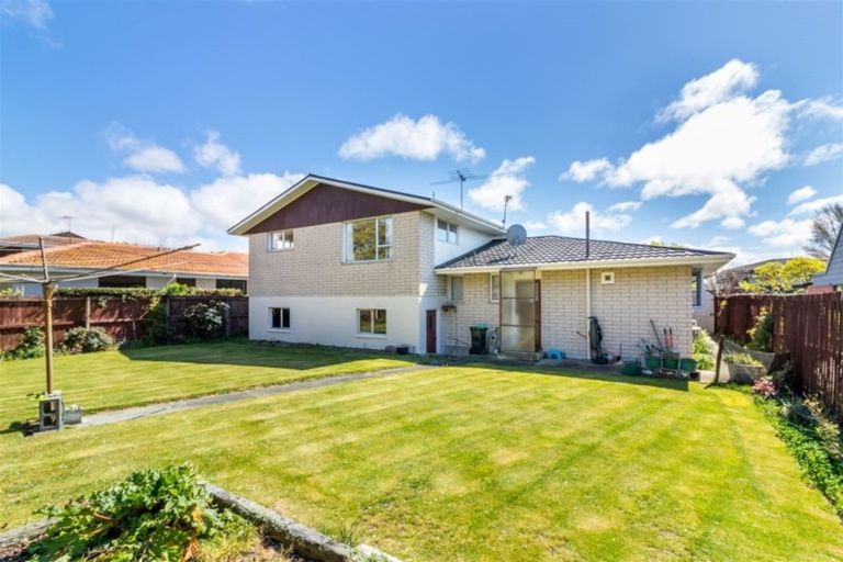 Photo of property in 15 Strathean Avenue, Avonhead, Christchurch, 8042