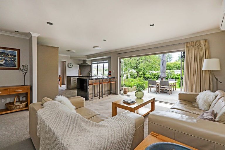 Photo of property in 41 Fairview Place, Havelock North, 4130