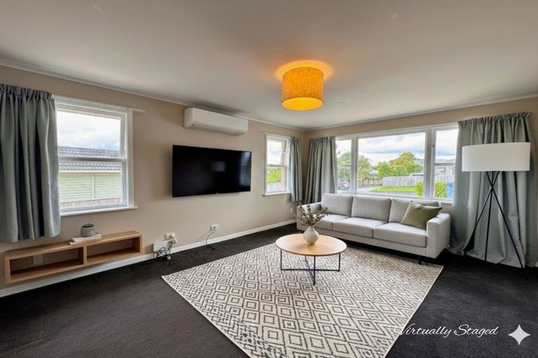 Photo of property in 16 Booth Crescent, Tuakau, 2121