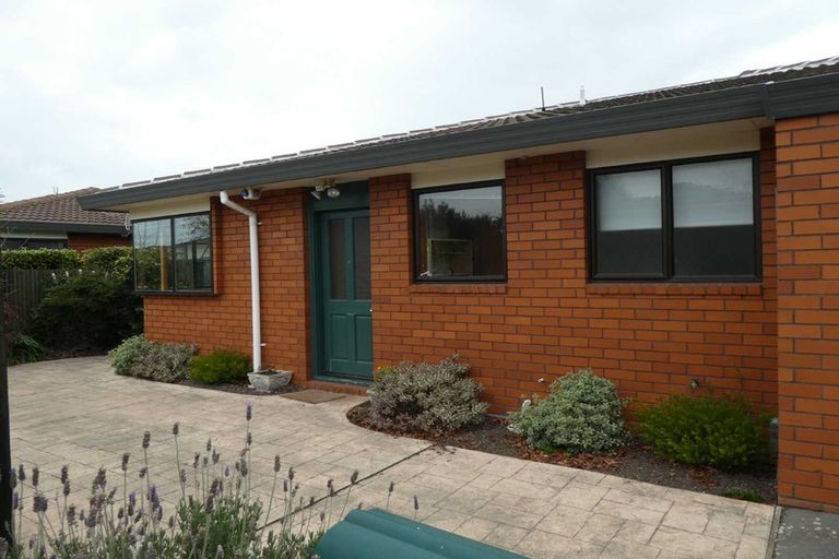 Photo of property in 2/32 Hanrahan Street, Upper Riccarton, Christchurch, 8041