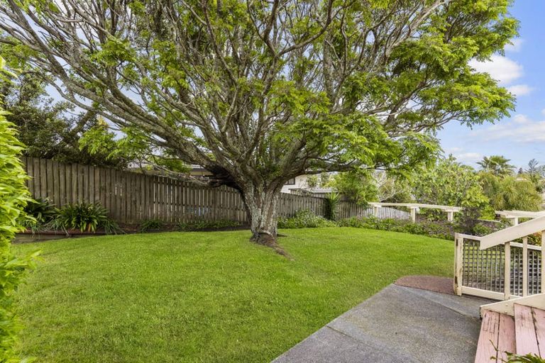 Photo of property in 17 Charlotte Street, Stanmore Bay, Whangaparaoa, 0932