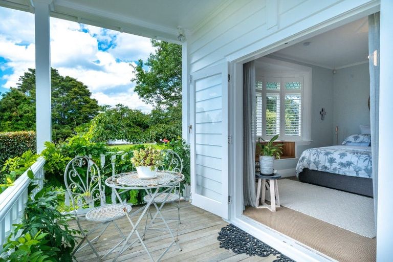 Photo of property in 102 Matua Road, Huapai, Kumeu, 0810