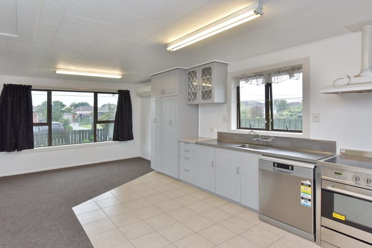 Photo of property in 33 Bournemouth Crescent, Aranui, Christchurch, 8061