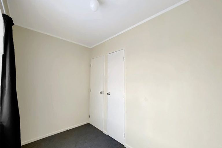 Photo of property in 4/390 West Coast Road, Glen Eden, Auckland, 0602