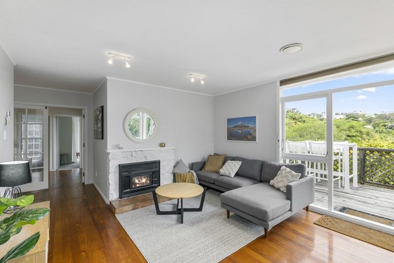 Photo of property in 156 Miromiro Road, Normandale, Lower Hutt, 5010