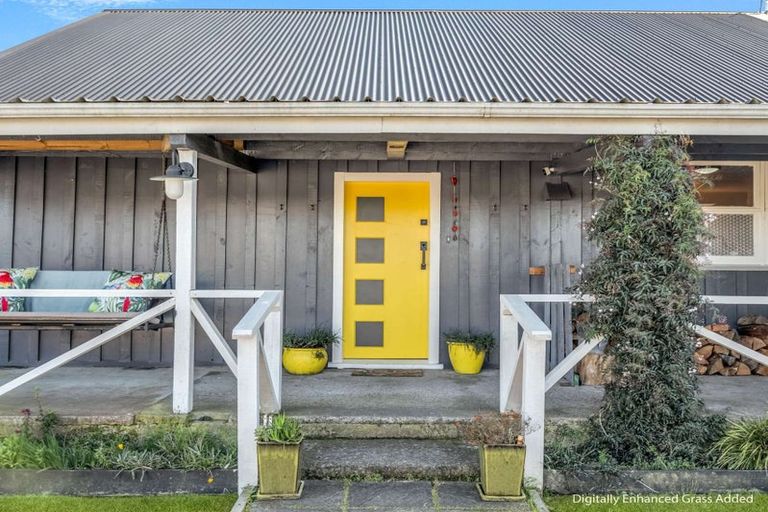 Photo of property in 37 Kawaha Point Road, Fairy Springs, Rotorua, 3015