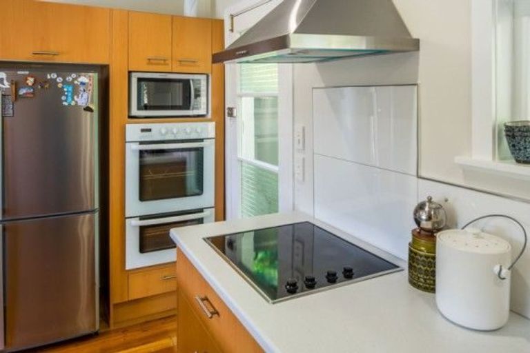 Photo of property in 26 Kiriwai Road, Paremata, Porirua, 5024