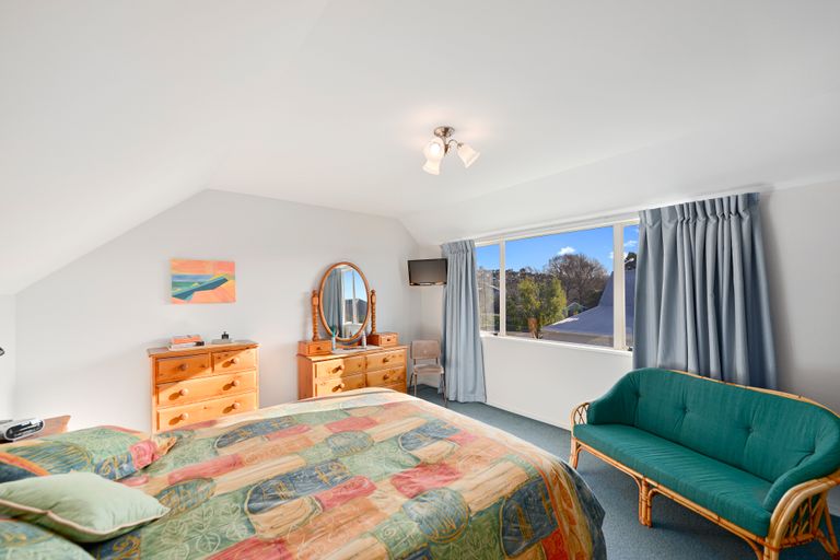 Photo of property in 1a Whaka Terrace, Huntsbury, Christchurch, 8022