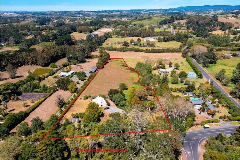 Photo of property in 87 Tawa Road, Kumeu, 0891