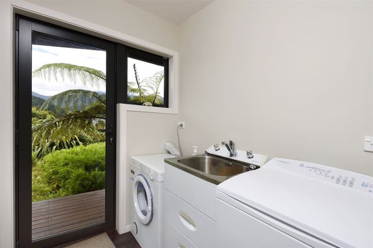 Photo of property in 10 Worlds End Road, Tennyson Inlet, 7195