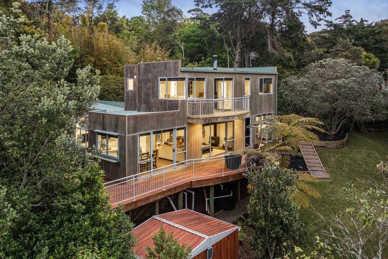 Photo of property in 103 Takahe Road, Titirangi, Auckland, 0604