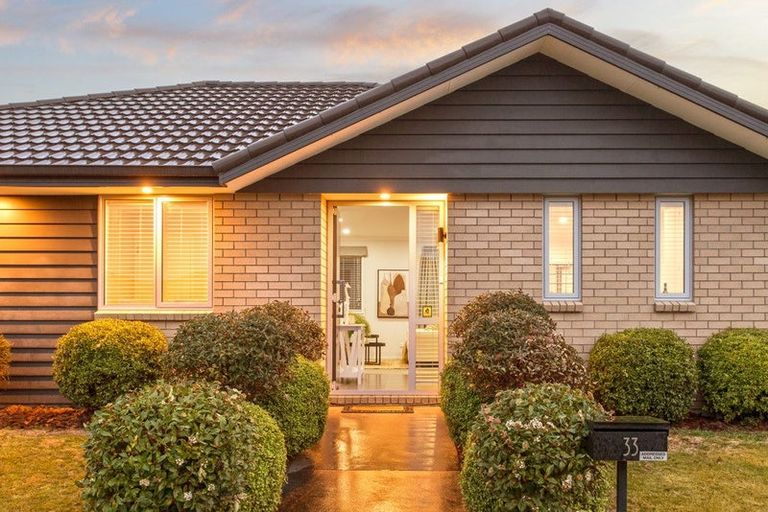 Photo of property in 33 Bradwell Crescent, Halswell, Christchurch, 8025