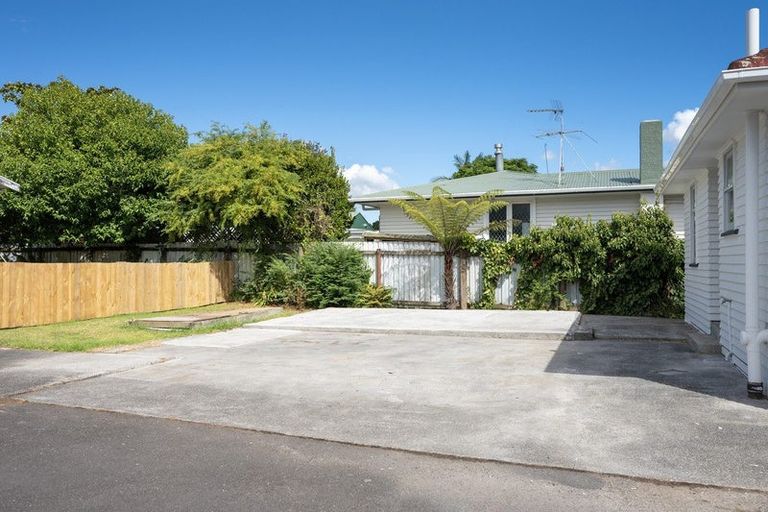 Photo of property in 1/494 Swanson Road, Ranui, Auckland, 0612