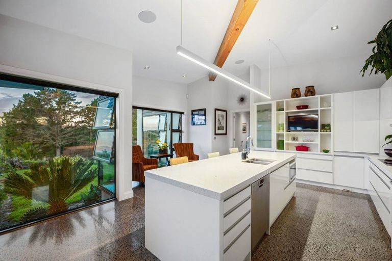 Photo of property in 44 Warman Road, Okura, Albany, 0792