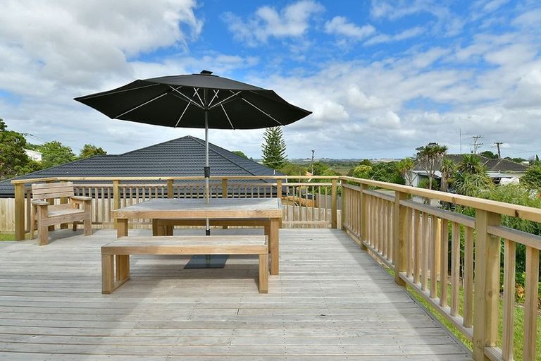 Photo of property in 5 St Julia Court, Helensville, 0800