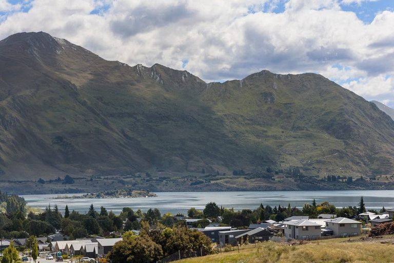 Photo of property in 13 Akitu Rise, Wanaka, 9305