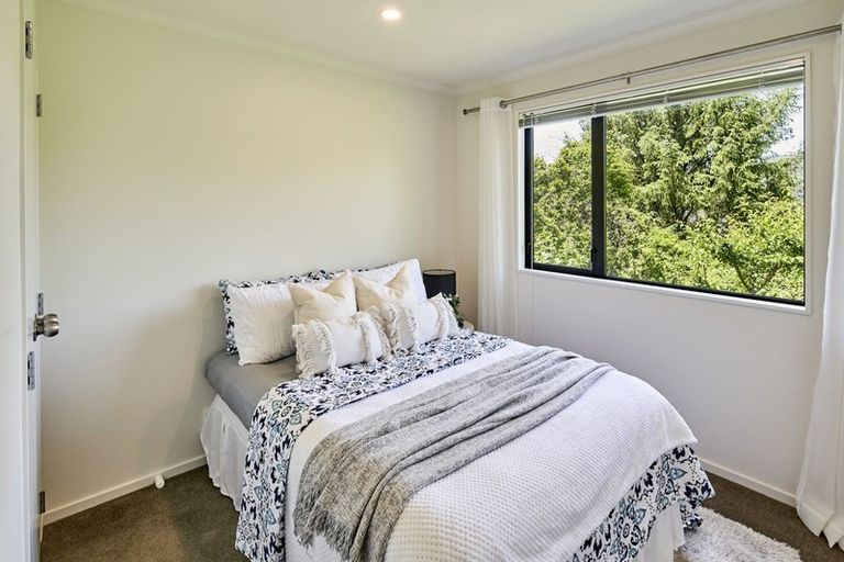 Photo of property in 4a Brasenose Place, Tawa, Wellington, 5028