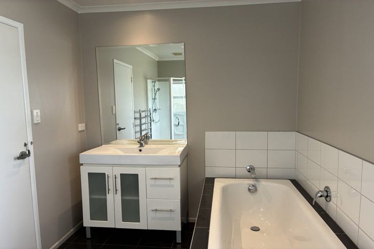 Photo of property in 18 Notre Dame Court, Pukekohe, 2120