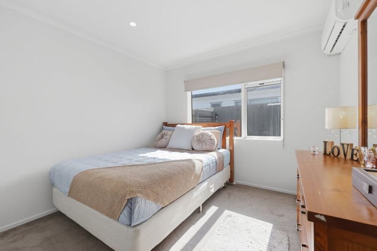 Photo of property in 2 Kutukutu Street, Takanini, 2112