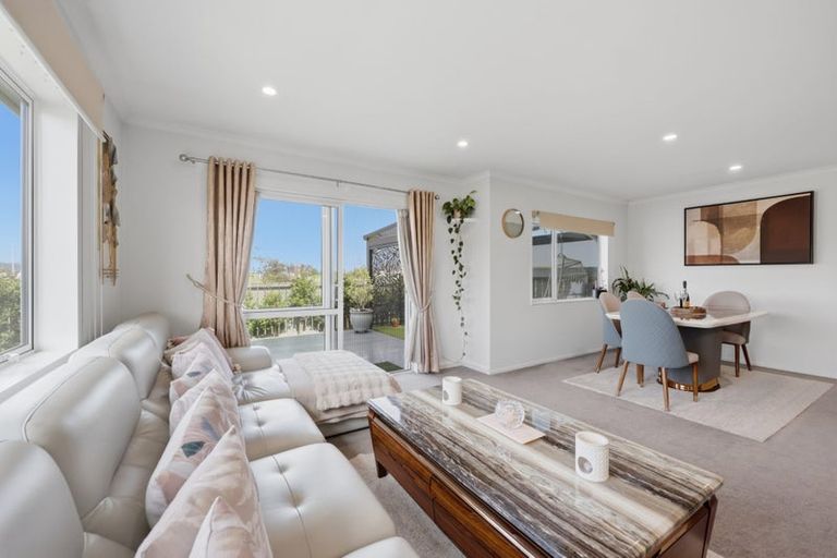 Photo of property in 2 Kutukutu Street, Takanini, 2112