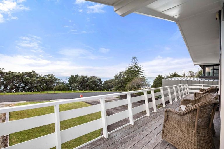 Photo of property in 84 Marine Parade, Mellons Bay, Auckland, 2014