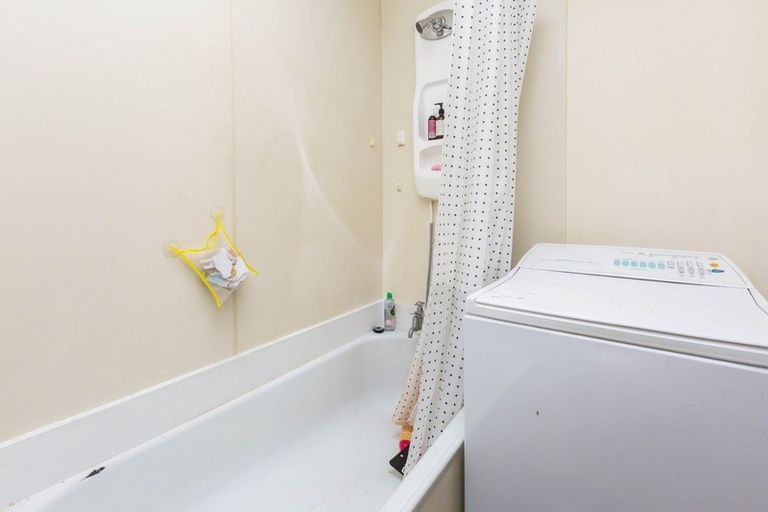 Photo of property in 24b Deller Grove, Silverstream, Upper Hutt, 5019