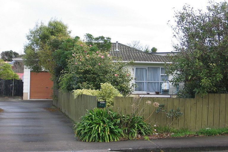 Photo of property in 4 Ruamahanga Crescent, Terrace End, Palmerston North, 4410