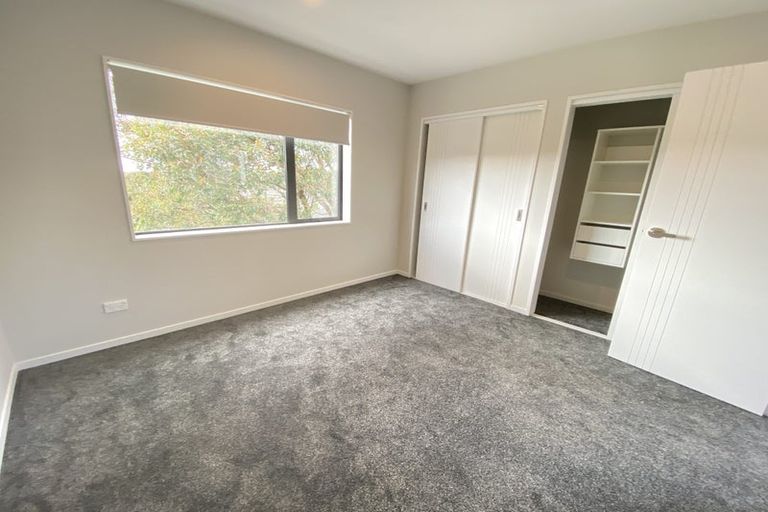 Photo of property in 3f Westall Road, New Lynn, Auckland, 0600