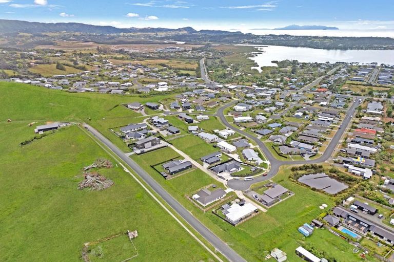 Photo of property in 68 Weka Street, Mangawhai, 0505