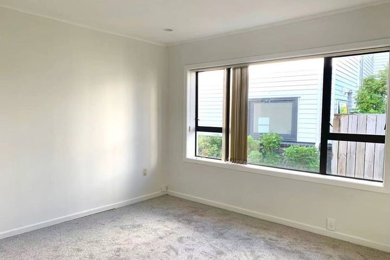 Photo of property in 26 Swanson Road, Henderson, Auckland, 0610