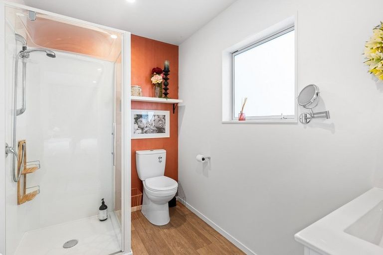 Photo of property in 5a Sharda Grove, Paraparaumu Beach, Paraparaumu, 5032