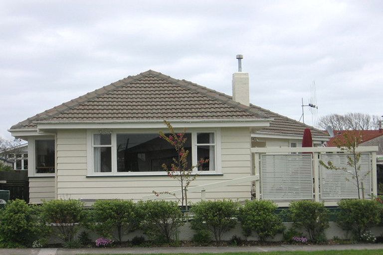 Photo of property in 35 Hannan Street, Levin, 5510