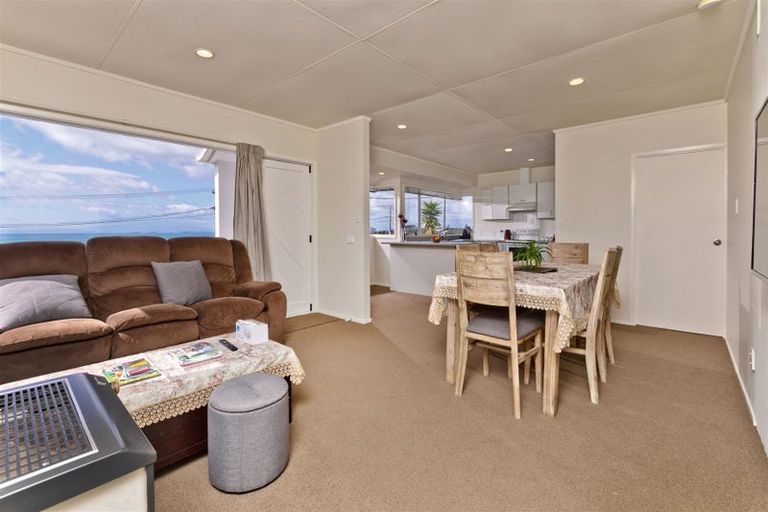 Photo of property in 738 East Coast Road, Pinehill, Auckland, 0632