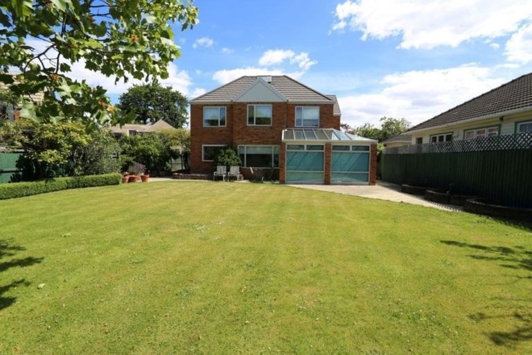 Photo of property in 32 Otara Street, Ilam, Christchurch, 8053