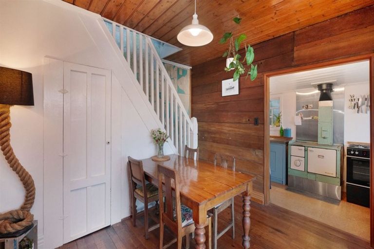 Photo of property in 20 Hawkhurst Road, Lyttelton, 8082