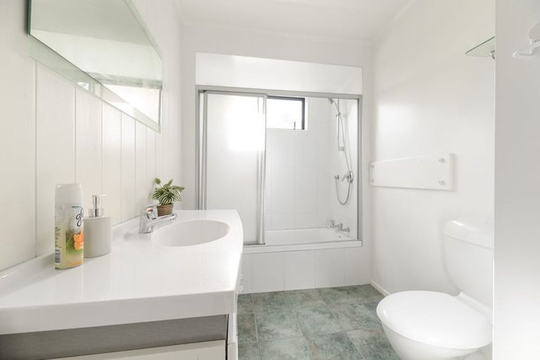 Photo of property in 276 Sturges Road, Henderson, Auckland, 0612