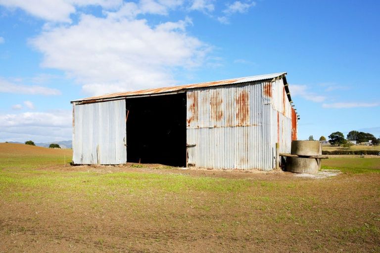 Photo of property in 142 Hutchings Road, Waiuku, 2682