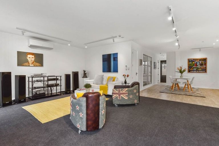 Photo of property in 2/25a Lake Road, Devonport, Auckland, 0624