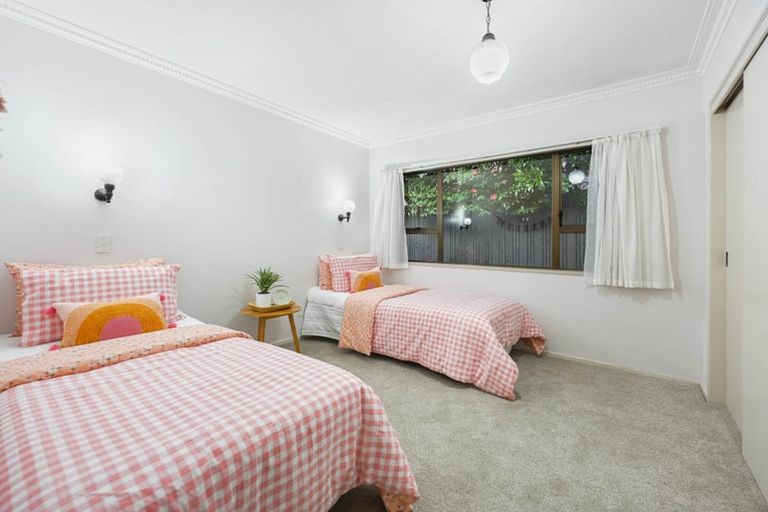 Photo of property in 24 Burn-murdoch Street, St Andrews, Hamilton, 3200