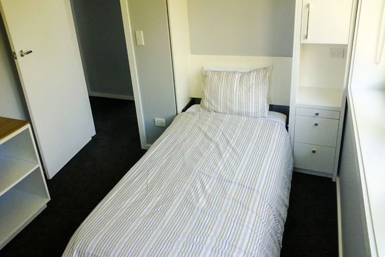 Photo of property in 69 Moana Road, Kelburn, Wellington, 6012