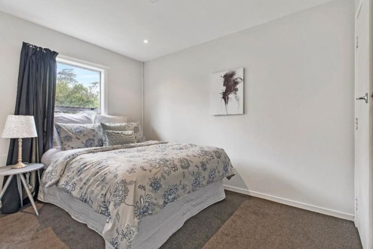 Photo of property in 2/1a Oates Road, Glen Eden, Auckland, 0602