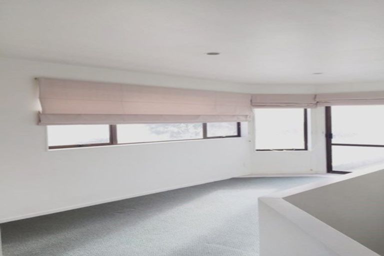 Photo of property in 48 Whitby Crescent, Mairangi Bay, Auckland, 0630