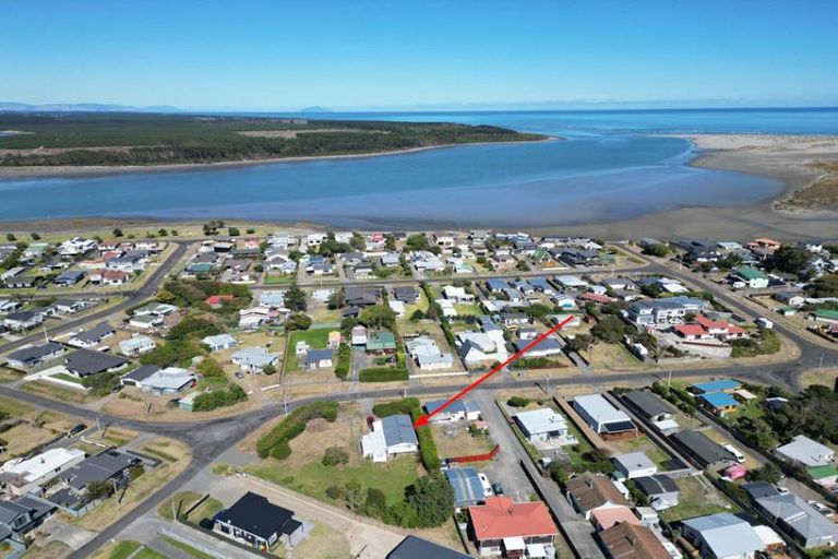 Photo of property in 31 Roore Street, Foxton Beach, Foxton, 4815